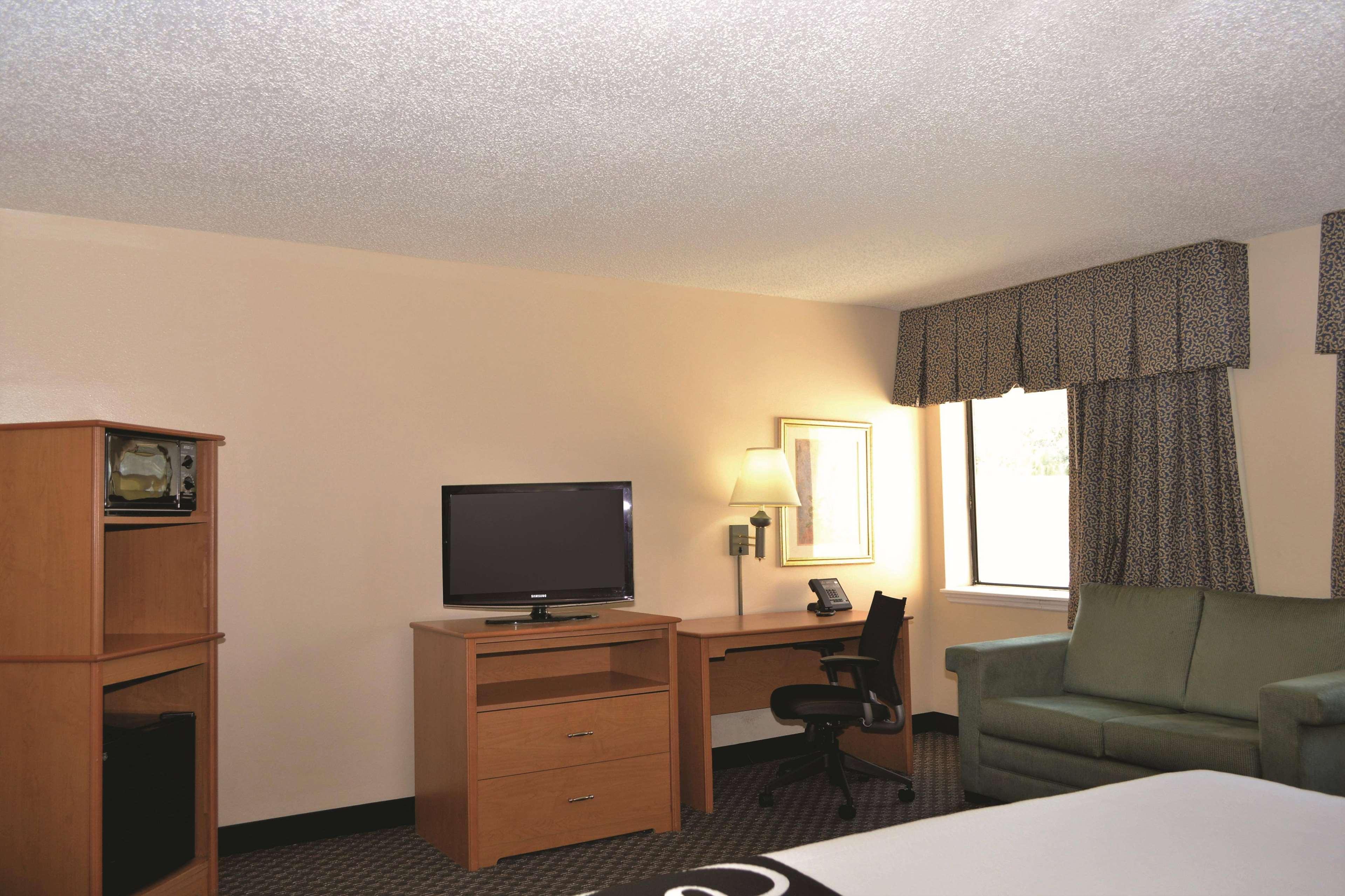 Hotel La Quinta By Wyndham Tampa Fairgrounds - Casino Mango Esterno foto