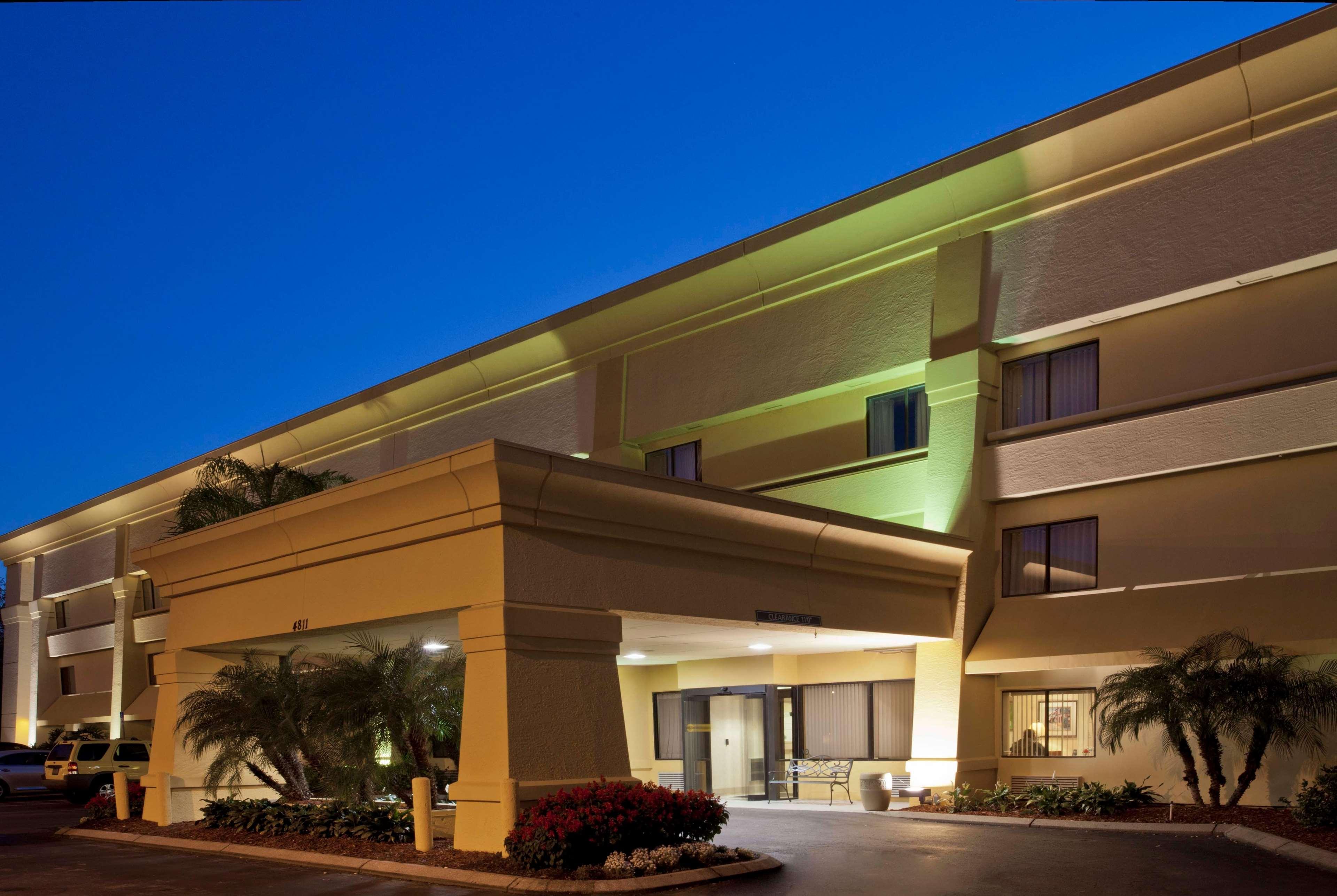 Hotel La Quinta By Wyndham Tampa Fairgrounds - Casino Mango Esterno foto